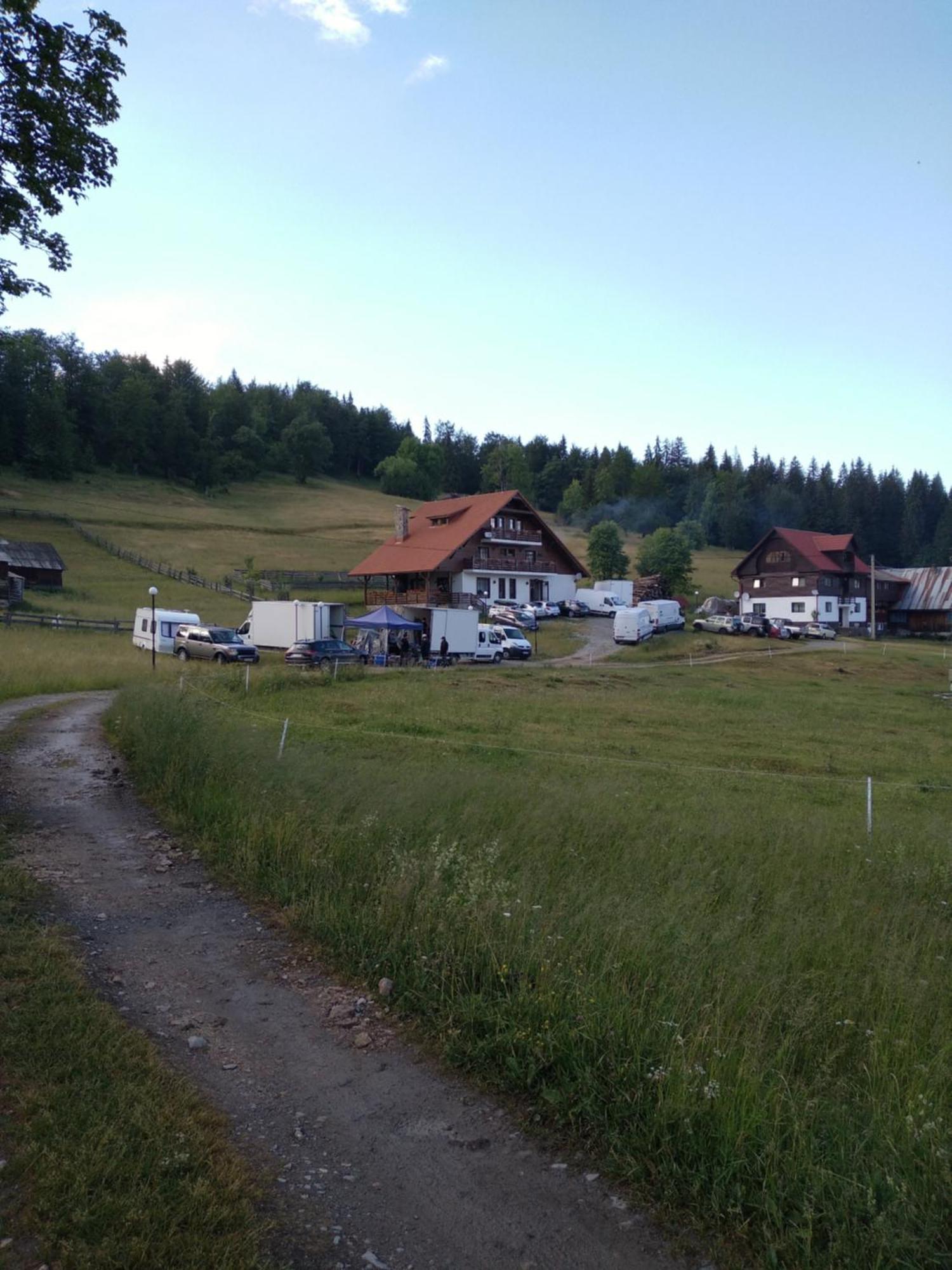 Pensiunea Scarisoara Ghetari Экстерьер фото